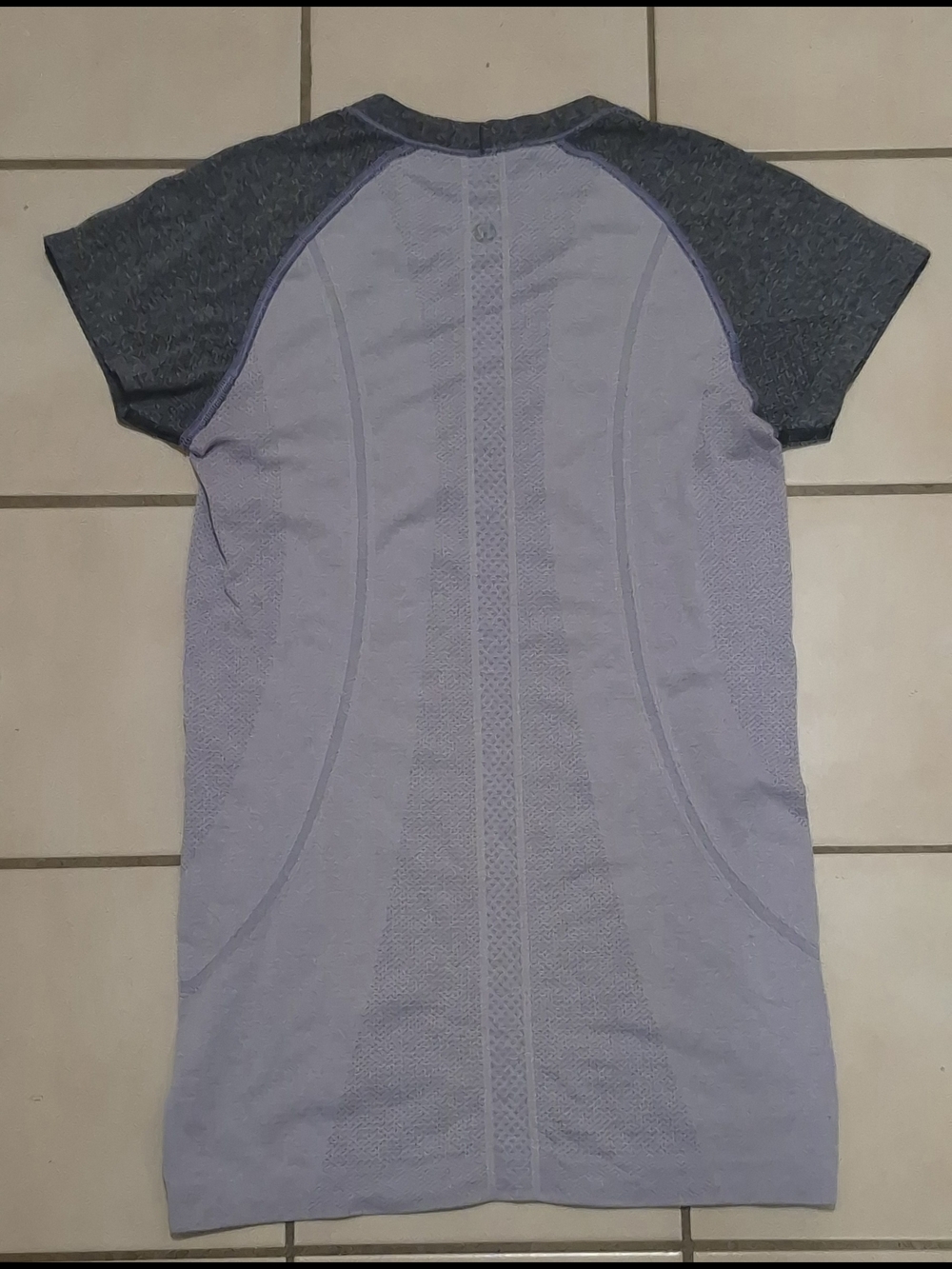 Lululemon Seamless Silverescent Short Sleeve Run Top Purple Grey Size 4 - Picture 2 of 4